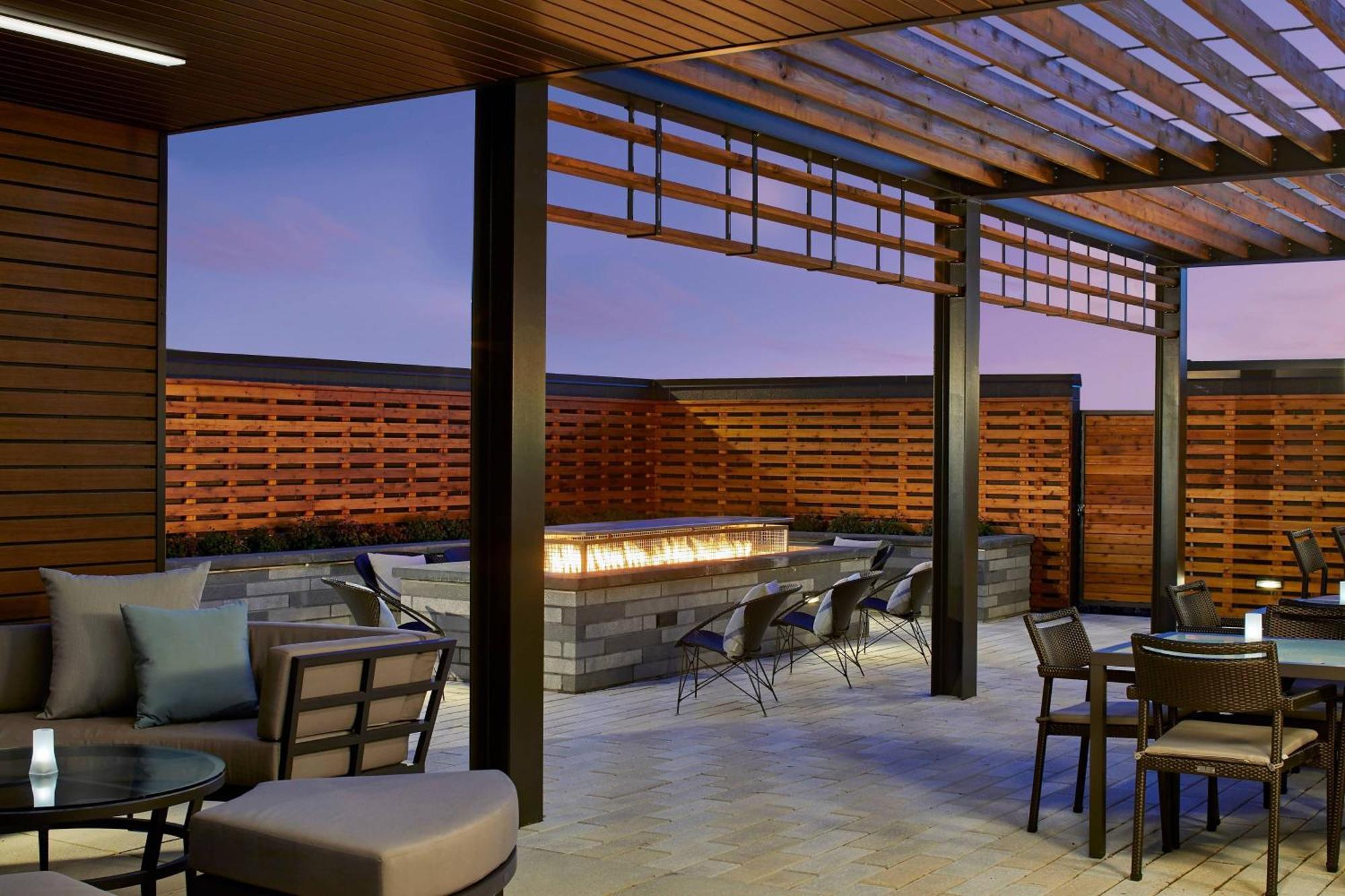 Courtyard Baltimore Downtown/Mchenry Row Экстерьер фото